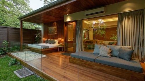 1588creat_the_front_outside_louge