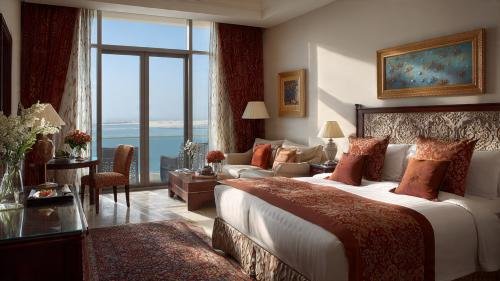 one_king_bad_room_resort_sea_view_2